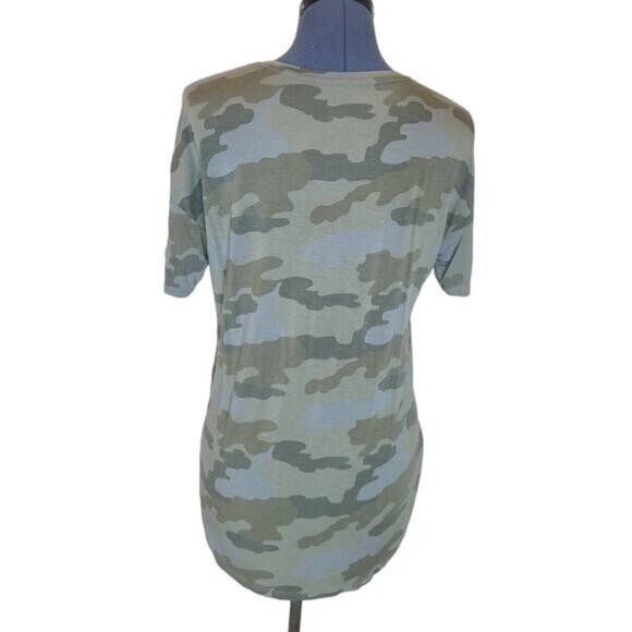 American Eagle soft and sexy relaxed fit camo round hem T-shirt XS - Picture 2 of 8